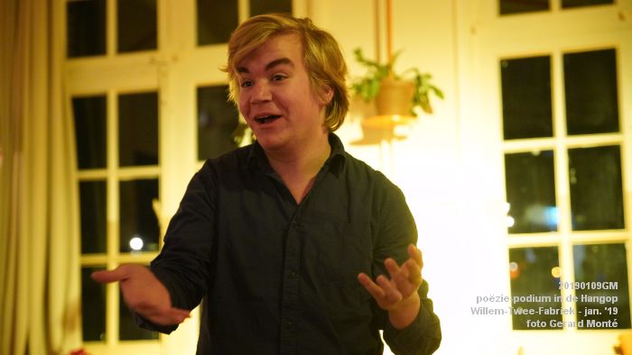 DSC05824- poezie-podium Hangop Willem-Twee-Fabriek - 9jan2019 -  foto GerardMontE web