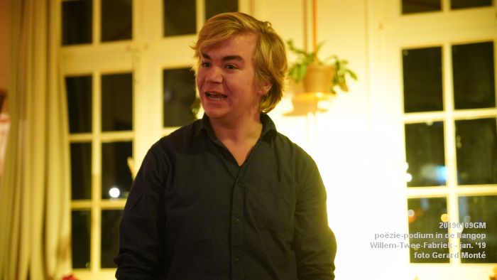 DSC05825- poezie-podium Hangop Willem-Twee-Fabriek - 9jan2019 -  foto GerardMontE web