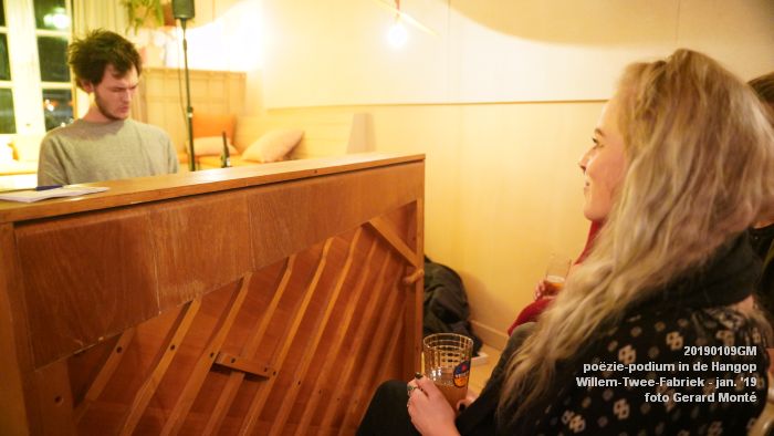 DSC05843- poezie-podium Hangop Willem-Twee-Fabriek - 9jan2019 -  foto GerardMontE web