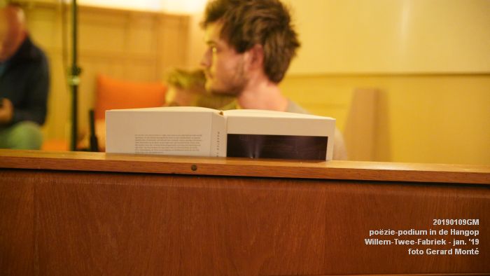 DSC05844- poezie-podium Hangop Willem-Twee-Fabriek - 9jan2019 -  foto GerardMontE web