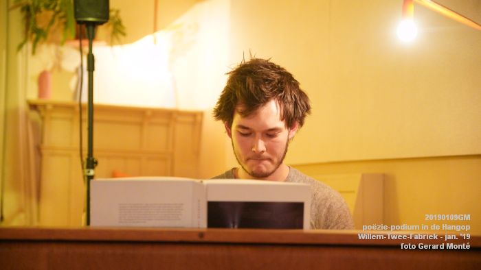 DSC05883- poezie-podium Hangop Willem-Twee-Fabriek - 9jan2019 -  foto GerardMontE web