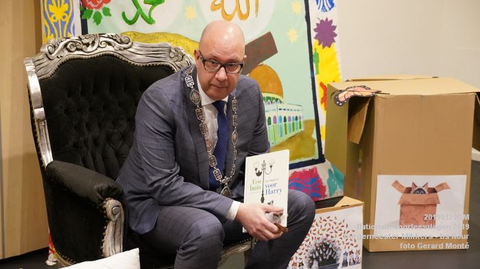 DSC07148- Nationale Voorleesdagen 2019 - burgemeester Mikkers  - bs Nour west- 23jan2019 -  foto GerardMontE web