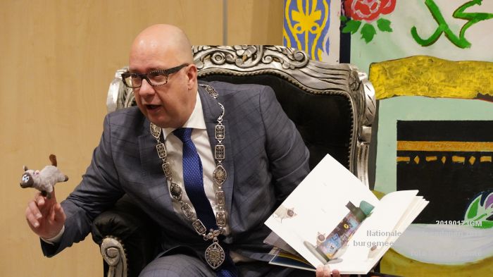 DSC07156- Nationale Voorleesdagen 2019 - burgemeester Mikkers  - bs Nour west- 23jan2019 -  foto GerardMontE web