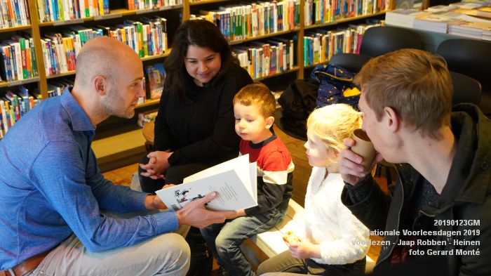 fDSC07249- Nationale Voorleesdagen 2019 - voorlezen door Jaap Robben bij Heinen - 23jan2019 -  foto GerardMontE web