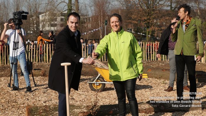 DSC04918- opening tijdens de plantdag van het Tiny Forest - minibos Den Bosch Noord - 18feb2019 - foto GerardMontE web DSC04918- opening tijdens de plantdag van het Tiny Forest - minibos Den Bosch Noord - 18feb2019 - foto GerardMontE web