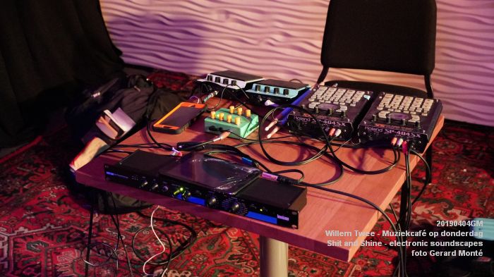 LDSC00481- Willem Twee - Muziekcafe - Shit and Shine - electronic soundscapes - 4apr2019 -  foto GerardMontE web