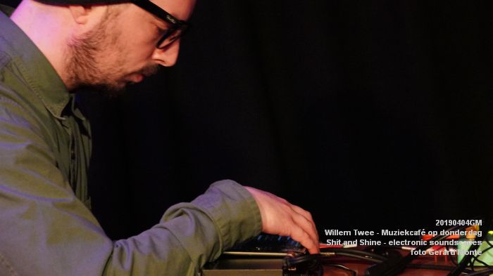 LDSC00489- Willem Twee - Muziekcafe - Shit and Shine - electronic soundscapes - 4apr2019 -  foto GerardMontE web