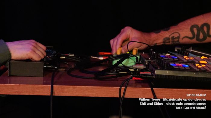 LDSC00499- Willem Twee - Muziekcafe - Shit and Shine - electronic soundscapes - 4apr2019 -  foto GerardMontE web