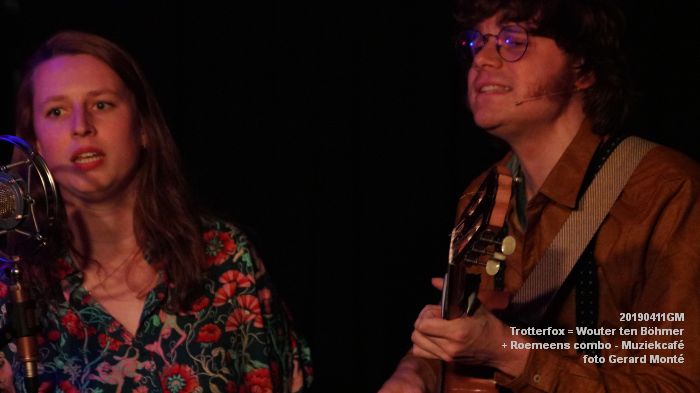 MDSC01071- Trotterfox = Wouter ten Bohmer - zangeres - Roemeens combo - 11apr2019 -  foto GerardMontE web