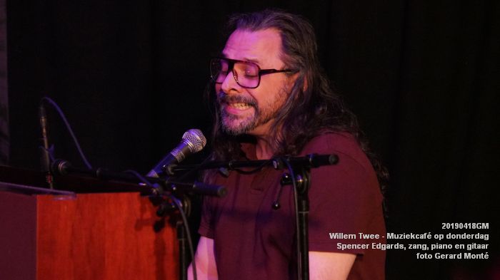 oDSC01831- Willem Twee - Muziekcafe - Spencer Edgards  zang  piano en gitaar - 18apr2019 -  foto GerardMontE web