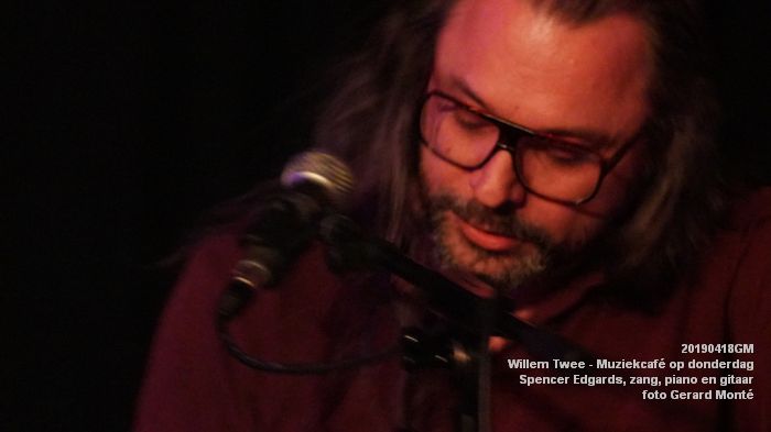 oDSC01855- Willem Twee - Muziekcafe - Spencer Edgards  zang  piano en gitaar - 18apr2019 -  foto GerardMontE web