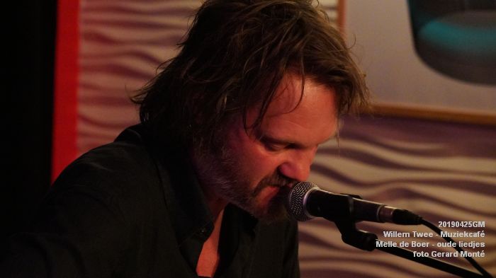 qDSC02239- Willem Twee - Muziekcafe - Melle de Boer - oude liedjes - 25apr2019 -  foto GerardMontE web