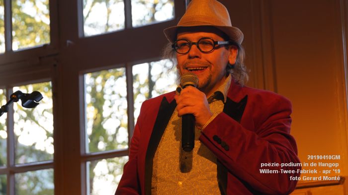 GDSC00828- poezie-podium Hangop Willem-Twee-Fabriek - 10apr2019 -  foto GerardMontE web