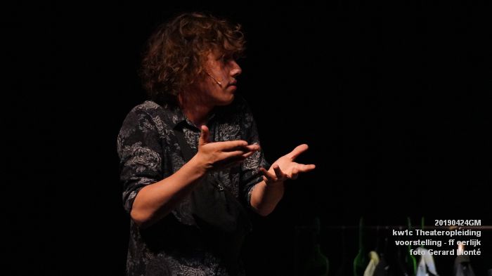 DSC01996- kw1c Theateropleiding - voorstelling - ff eerlijk - 24apr2019 - foto GerardMontE web DSC01996- kw1c Theateropleiding - voorstelling - ff eerlijk - 24apr2019 - foto GerardMontE web