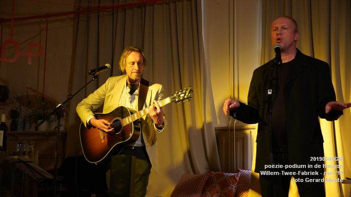 HDSC03492- - poezie-podium Hangop Willem-Twee-Fabriek - 8mei2019 -  foto GerardMontE web