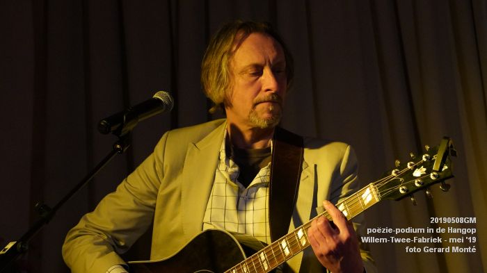 HDSC03497- - poezie-podium Hangop Willem-Twee-Fabriek - 8mei2019 -  foto GerardMontE web