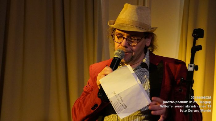 HDSC03505- - poezie-podium Hangop Willem-Twee-Fabriek - 8mei2019 -  foto GerardMontE web
