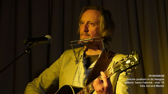 HDSC03533- - poezie-podium Hangop Willem-Twee-Fabriek - 8mei2019 -  foto GerardMontE web