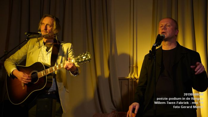 HDSC03545- - poezie-podium Hangop Willem-Twee-Fabriek - 8mei2019 -  foto GerardMontE web