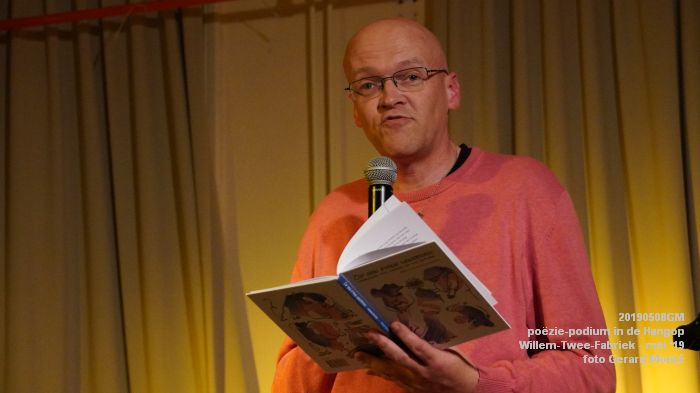 HDSC03552- - poezie-podium Hangop Willem-Twee-Fabriek - 8mei2019 -  foto GerardMontE web