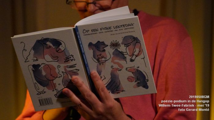 HDSC03554- - poezie-podium Hangop Willem-Twee-Fabriek - 8mei2019 -  foto GerardMontE web