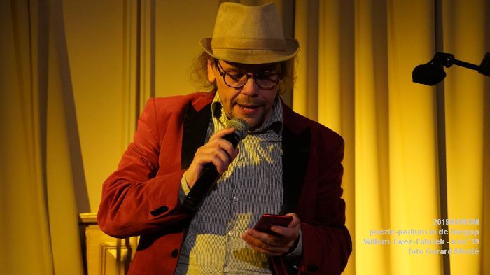 HDSC03555- - poezie-podium Hangop Willem-Twee-Fabriek - 8mei2019 -  foto GerardMontE web