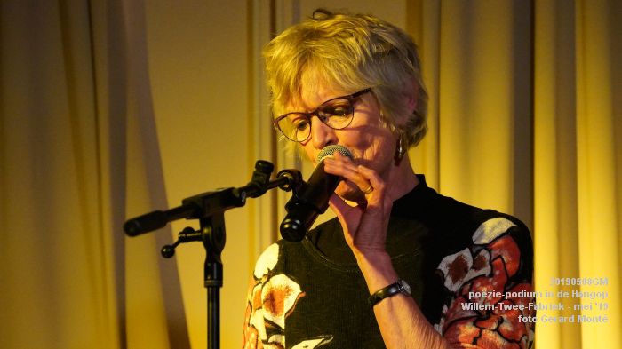 HDSC03558- - poezie-podium Hangop Willem-Twee-Fabriek - 8mei2019 -  foto GerardMontE web