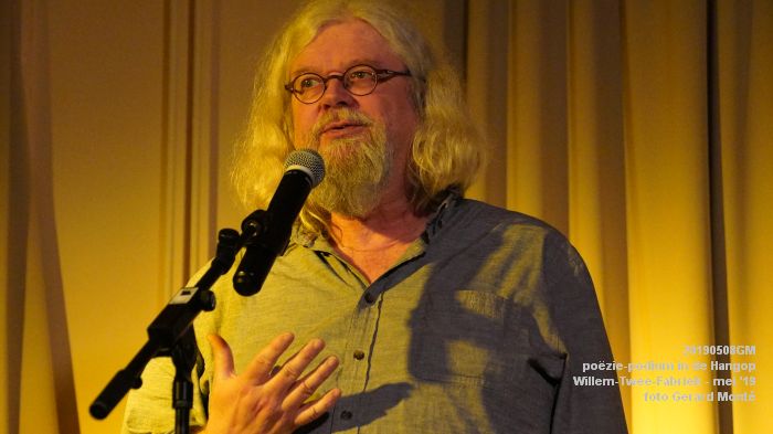 HDSC03564- - poezie-podium Hangop Willem-Twee-Fabriek - 8mei2019 -  foto GerardMontE web