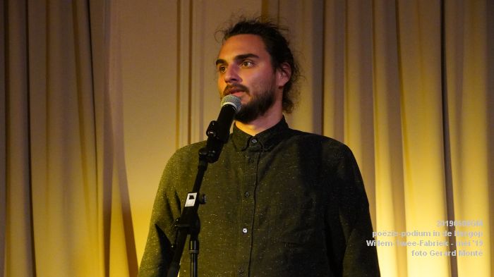 HDSC03565- - poezie-podium Hangop Willem-Twee-Fabriek - 8mei2019 -  foto GerardMontE web