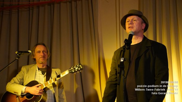 HDSC03567- - poezie-podium Hangop Willem-Twee-Fabriek - 8mei2019 -  foto GerardMontE web