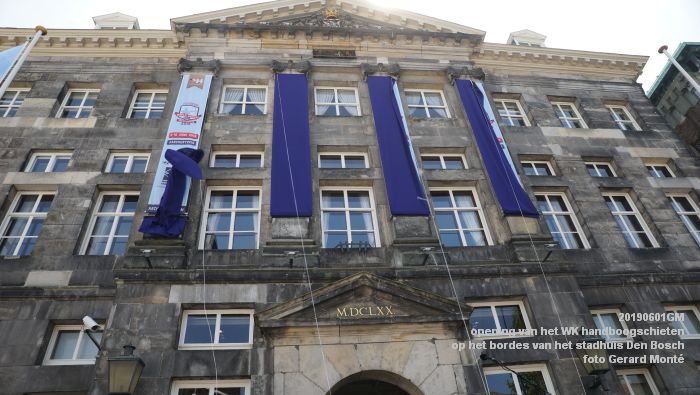 FDSC00394- officiele opening van het WK handboogschieten op het bordes van het stadhuis - 1juni2019 -  foto GerardMontE web