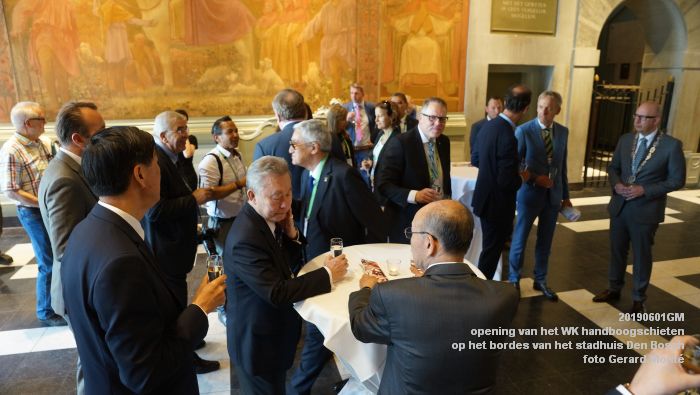 FDSC00427- officiele opening van het WK handboogschieten op het bordes van het stadhuis - 1juni2019 -  foto GerardMontE web