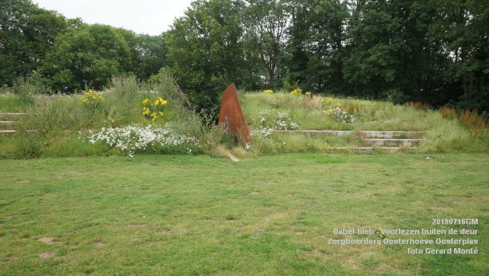 DSC04707- Babel-bieb voorlezen buiten de deur - Zorgboerderij Oosterhoeve Oosterplas - 14juli2019 -  foto GerardMontE web
