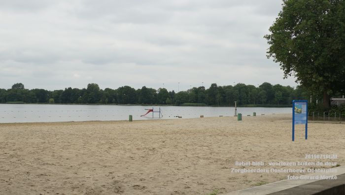 DSC04709- Babel-bieb voorlezen buiten de deur - Zorgboerderij Oosterhoeve Oosterplas - 14juli2019 -  foto GerardMontE web