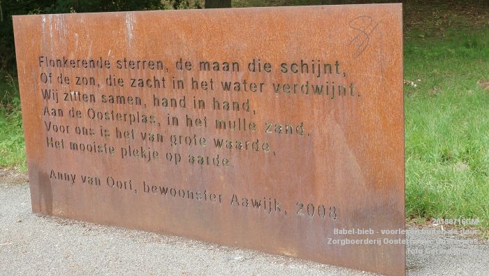 DSC04736- Babel-bieb voorlezen buiten de deur - Zorgboerderij Oosterhoeve Oosterplas - 14juli2019 -  foto GerardMontE web