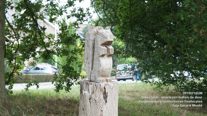 DSC04738- Babel-bieb voorlezen buiten de deur - Zorgboerderij Oosterhoeve Oosterplas - 14juli2019 -  foto GerardMontE web