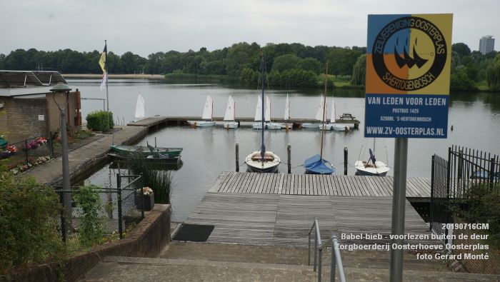 DSC04739- Babel-bieb voorlezen buiten de deur - Zorgboerderij Oosterhoeve Oosterplas - 14juli2019 -  foto GerardMontE web