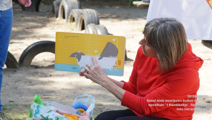 FDSC05404- Babel-bieb voorlezen buiten de deur - t Kwekkeltje Rosmalen  - 14aug2019 - foto GerardMontE web