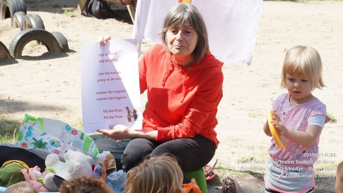 FDSC05439- Babel-bieb voorlezen buiten de deur - t Kwekkeltje Rosmalen  - 14aug2019 - foto GerardMontE web