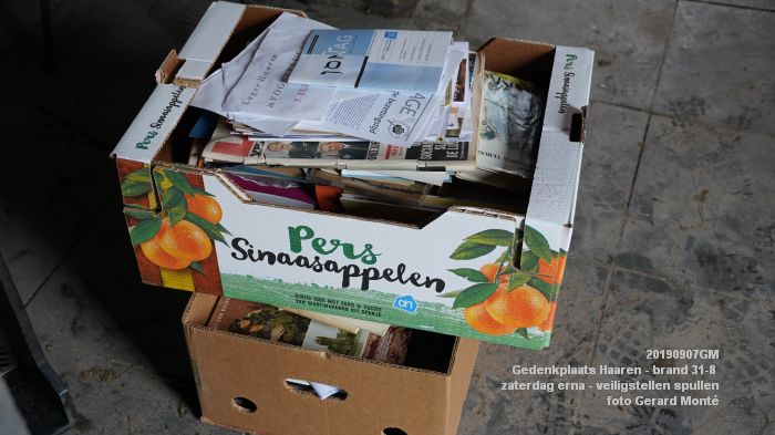 DSC04973-= Gedenkplaats Haaren brand 31-8 - de zaterdag erna - weghalen spullen - 7sept2019 - foto GerardMontE web