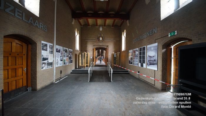 DSC06655-= Gedenkplaats Haaren brand 31-8 - de zaterdag erna - weghalen spullen - 7sept2019 - foto GerardMontE web