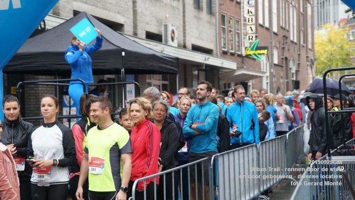 DSC08937- Urban Trail - rennen door de stad en door gebouwen - diverse locaties - 29sept2019 - foto GerardMontE web
