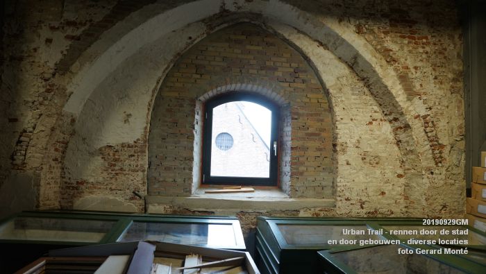 DSC09094- Urban Trail - rennen door de stad en door gebouwen - diverse locaties - 29sept2019 - foto GerardMontE web