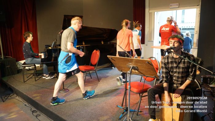 DSC09122- Urban Trail - rennen door de stad en door gebouwen - diverse locaties - 29sept2019 - foto GerardMontE web