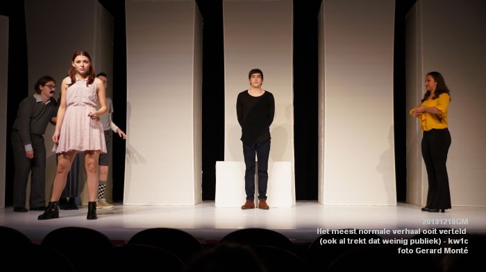 DSC04881- kw1c -Het meest normale verhaal ooit verteld - ook al trekt dat weinig publiek - 10dec2019 - foto GerardMontE web DSC04881- kw1c -Het meest normale verhaal ooit verteld - ook al trekt dat weinig publiek - 10dec2019 - foto GerardMontE web