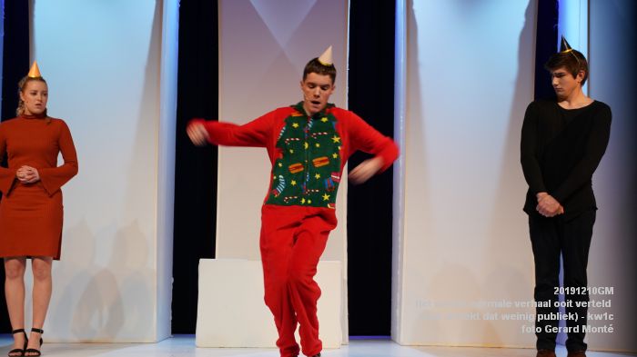 DSC04910- kw1c -Het meest normale verhaal ooit verteld - ook al trekt dat weinig publiek - 10dec2019 - foto GerardMontE web DSC04910- kw1c -Het meest normale verhaal ooit verteld - ook al trekt dat weinig publiek - 10dec2019 - foto GerardMontE web