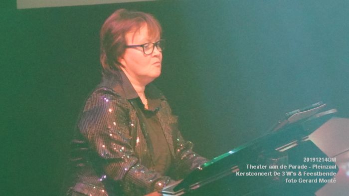 DSC05537- Theater aan de Parade Pleinzaal - Kerstconcert door De drie Ws en Feestbende - 14dec2019 - foto GerardMontE web DSC05537- Theater aan de Parade Pleinzaal - Kerstconcert door De drie Ws en Feestbende - 14dec2019 - foto GerardMontE web