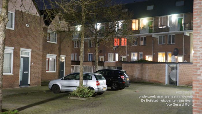 DSC01091- onderzoek naar wensen in de wijk De Hofstad door studenten van Avans - 6jan2020 - foto GerardMontE web