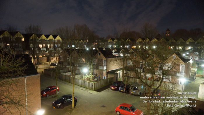 DSC01102- onderzoek naar wensen in de wijk De Hofstad door studenten van Avans - 6jan2020 - foto GerardMontE web