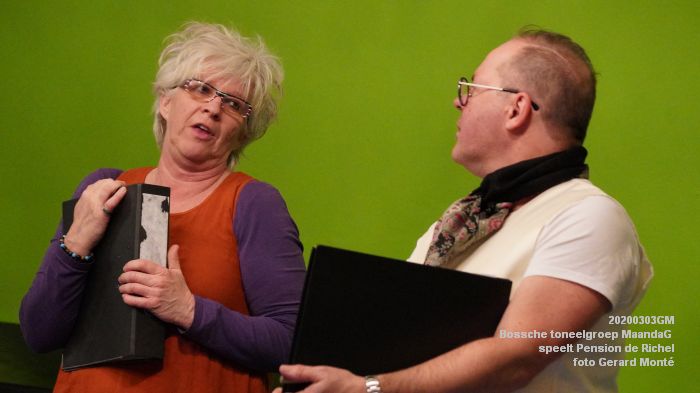 DSC04028- toneelgroep MaandaG speelt Pension de Richel - Buurthuis Graafsewijk-Noord - 3mrt2020 - foto GerardMontE web